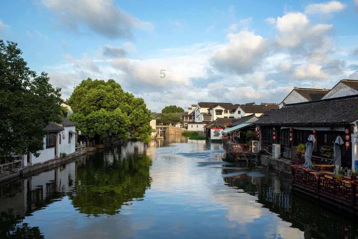 推动法治建设和法治教育良性互动！省检察院与贵州大学成立“检校法治联盟”